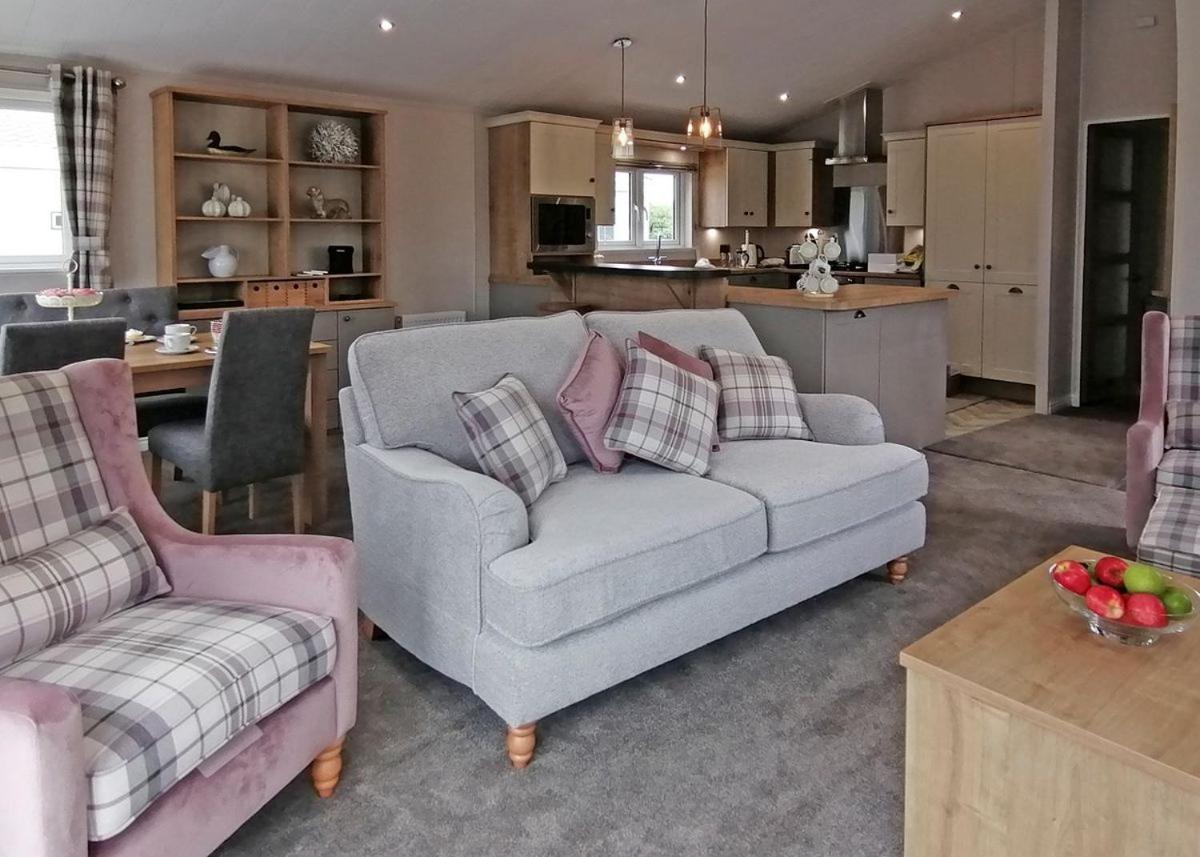 The Springs Lakeside Holiday Park Fladbury エクステリア 写真