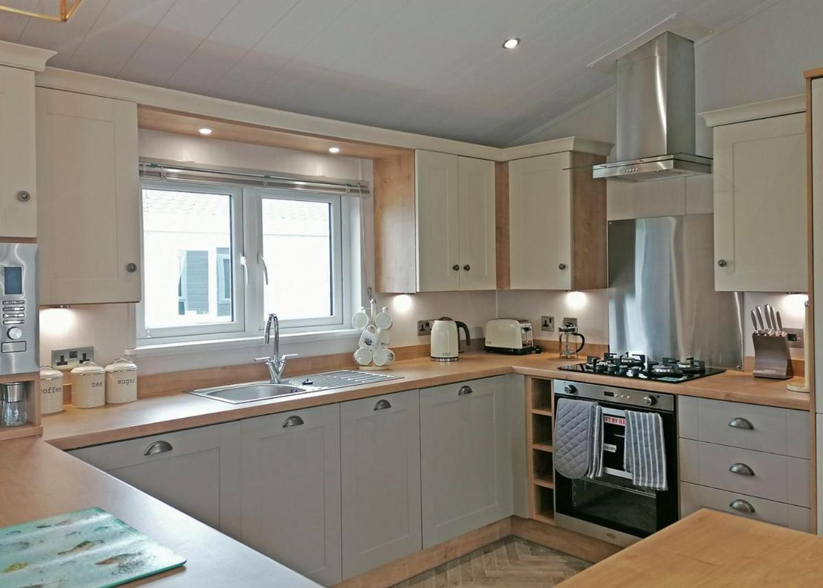 The Springs Lakeside Holiday Park Fladbury エクステリア 写真